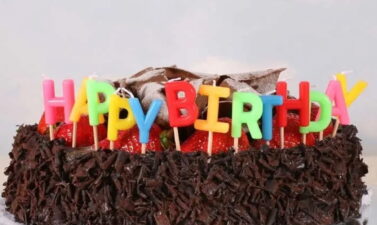 cn1063-sfeer-happy-birthday-pick-candles-multicolor-taart-kaarsjes-gekleurde-letters
